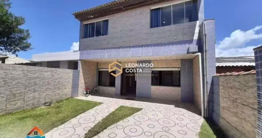Bela casa com dois andares no centro de cidreira proximo do mar