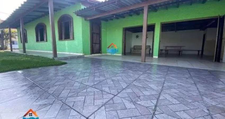 Excelente casa de esquina no Centro de Cidreira