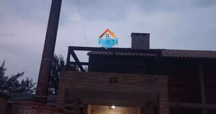 Bela casa geminada próxima de praia em Salinas