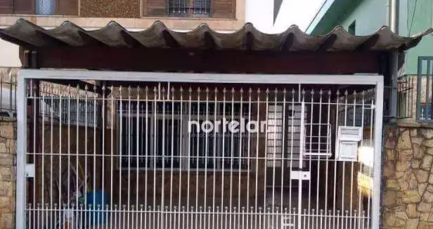 EXCELENTE OPORTUNIDADE DE SOBRADO   180mts construída 200m área total 3 dorm. sendo um suíte Copa Cozinha , sala dois ambientes grande, lavabo, quinta