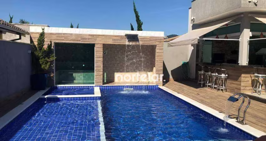 Casa com piscina á venda com piscina em condomínio fechado