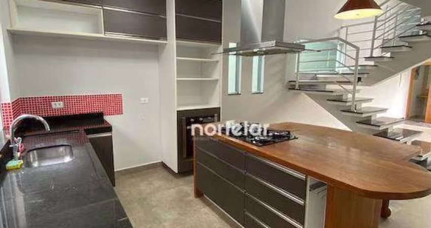 Sobrado, localizado no bairro Conjunto Residencial Vista Verde