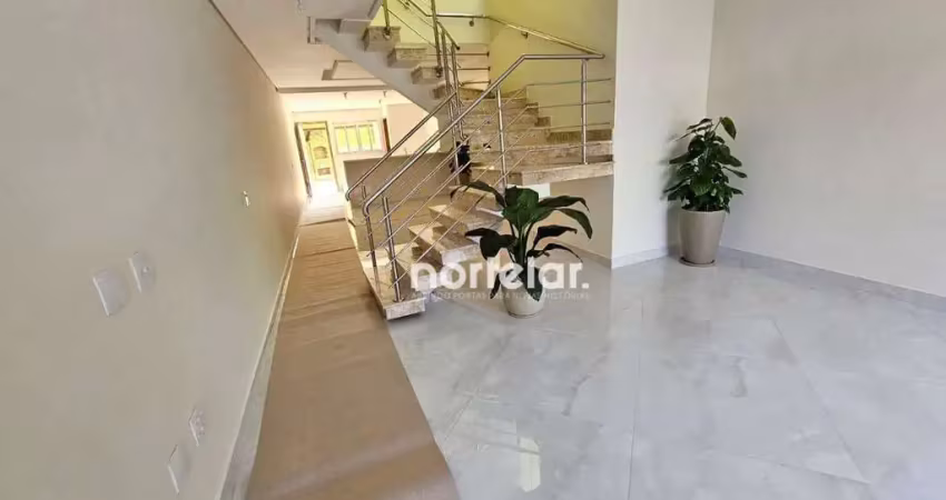Sobrado 3 quartos suítes, 4 vagas garagem, sala integrada cozinha