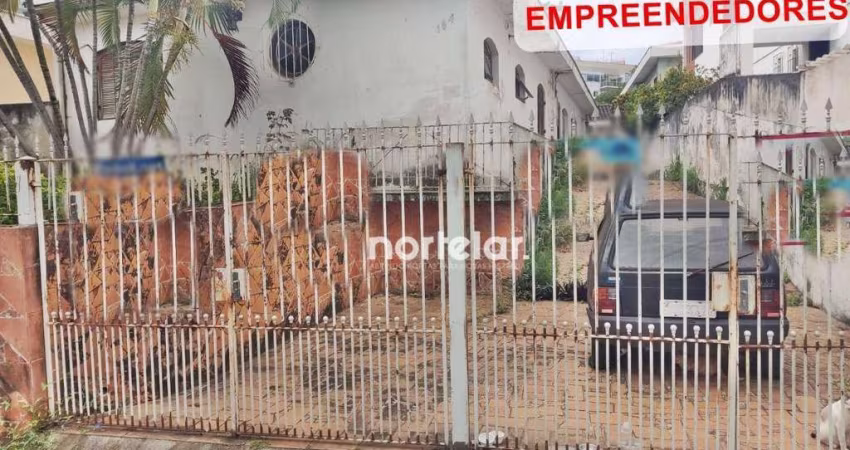 Excelente terreno na Vila Ipojuca, plano, 425m², 12x35. Próximo à Rua Toneleros. Possui construção antiga.
