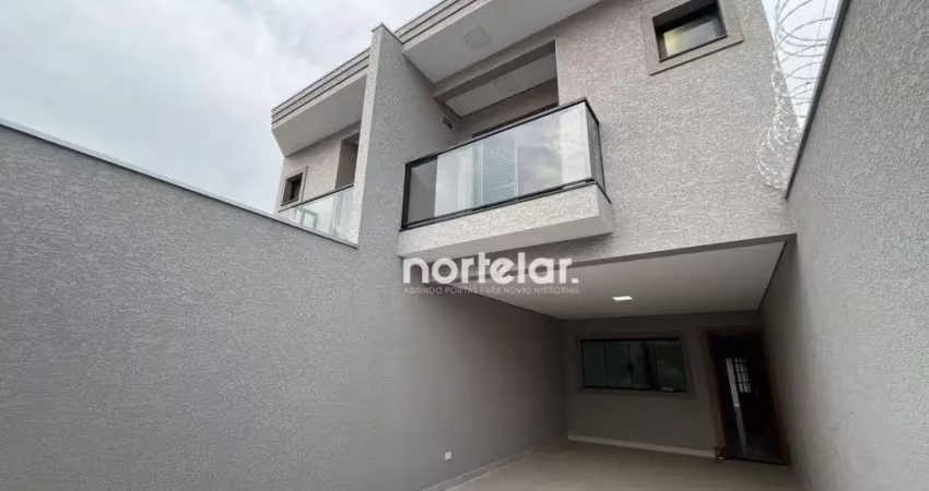 SOBRADO NO PARQUE MARIA DOMITILI   Imagine você e sua família desfrutando de todo o conforto e espaço que este sobrado incrível oferece!Característica