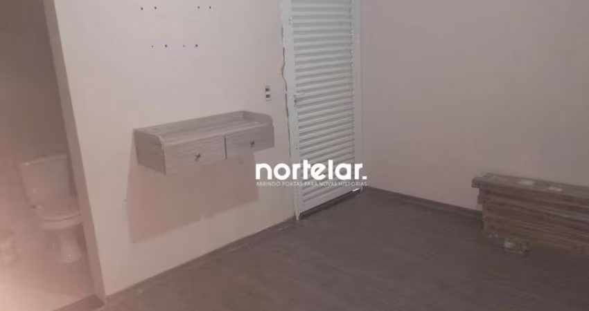 Sobrado com 3 dormitórios para alugar, 200 m² por R$ 3.300,00/mês - Laranjeiras - Caieiras/SP