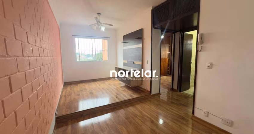 Apartamento com 2 dormitórios para alugar, 58 m² por R$ 1.680,00/mês - Jardim Maristela - São Paulo/SP