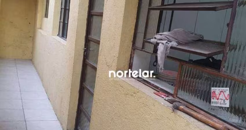 Casa com 1 dormitório para alugar por R$ 1.030,00/mês - Vila Bancária Munhoz - São Paulo/SP