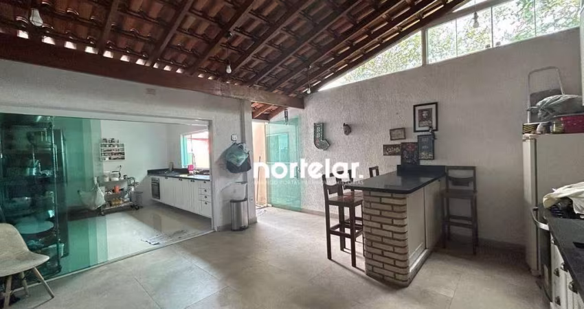 Sobrado com 3 dormitórios à venda, 170 m² por R$ 690.000,00 - Ayrosa - Osasco/SP