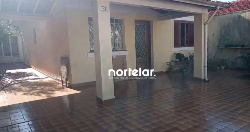 Casa próximo ao restaurante o pescador. av. eng. caetano alvares.