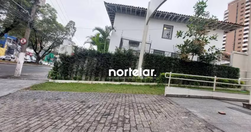 Casa comercial à venda na Avenida Pacaembu, Pacaembu, São Paulo