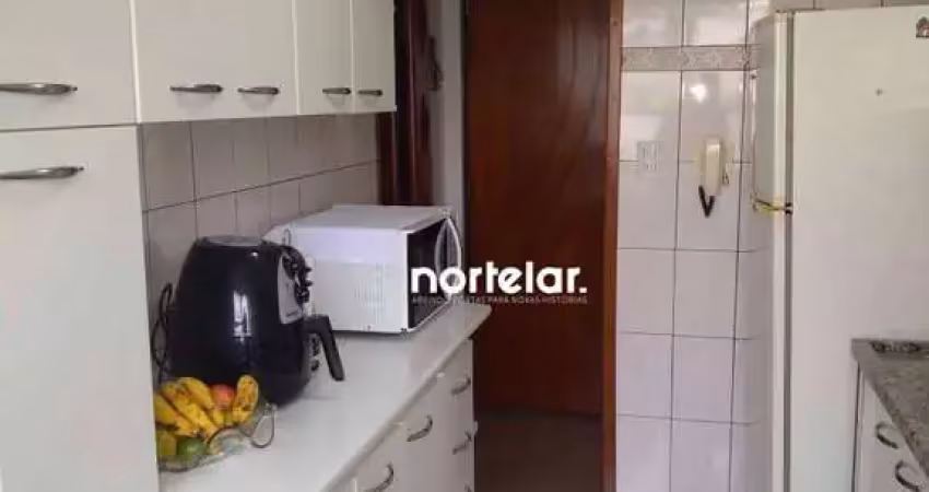 Este aconchegante apartamento com 50m² de área útil, ideal para quem busca praticidade e bem-estar. o imóvel conta com 2 dormitórios, 1 vaga de garage