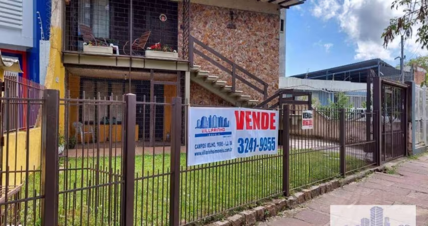 2 Casas sobrepostas + pavilhão