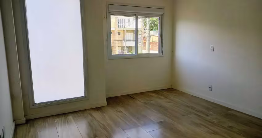 Casa com 3 quartos à venda na Rua Doutor Cláudio Walter Ferreira da Silva, 251, Guarujá, Porto Alegre