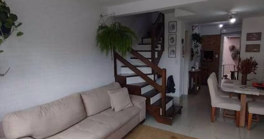 Casa em Condomíno 02 Dormitórios IMPECÁVEL !!!