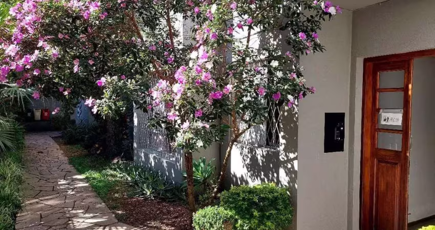 Edificio pequeno ju7nto a praça lindo e amplo apto. um dormitorio