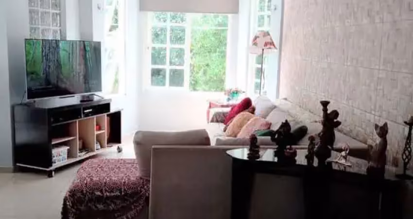 Casa com 3 quartos à venda na Rua Amapá, 786, Vila Nova, Porto Alegre