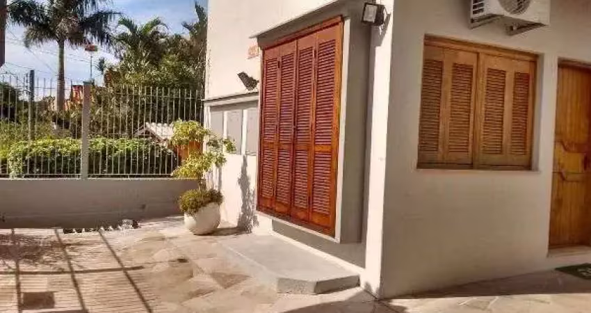 Casa com 2 quartos à venda na Rua Padre João Batista Reus, 2443, Vila Conceição, Porto Alegre