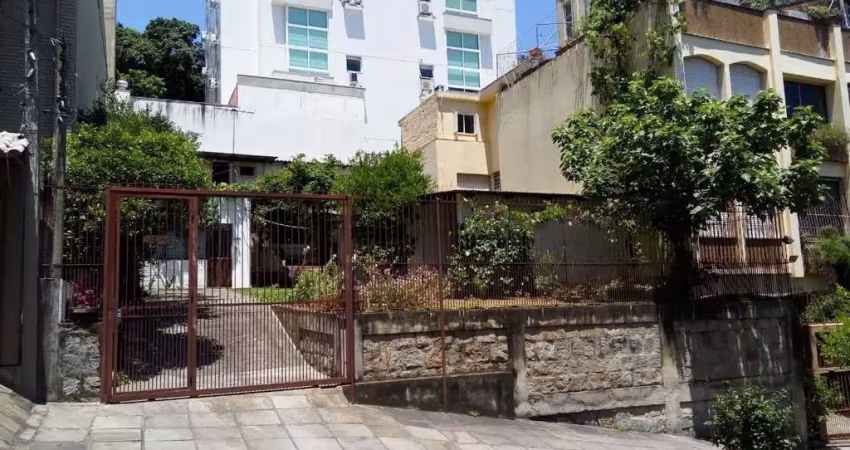 Terreno com casa antiga habitável à venda - rio branco - porto alegre/rs