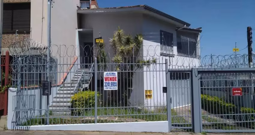 Zona estritamente residencial ,casa ampla e muito bem construída