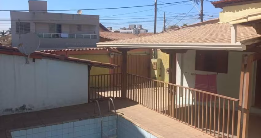 Casa com 3 quartos à venda na Rua Galdino Monteiro Silva, 158, Olinda, Contagem