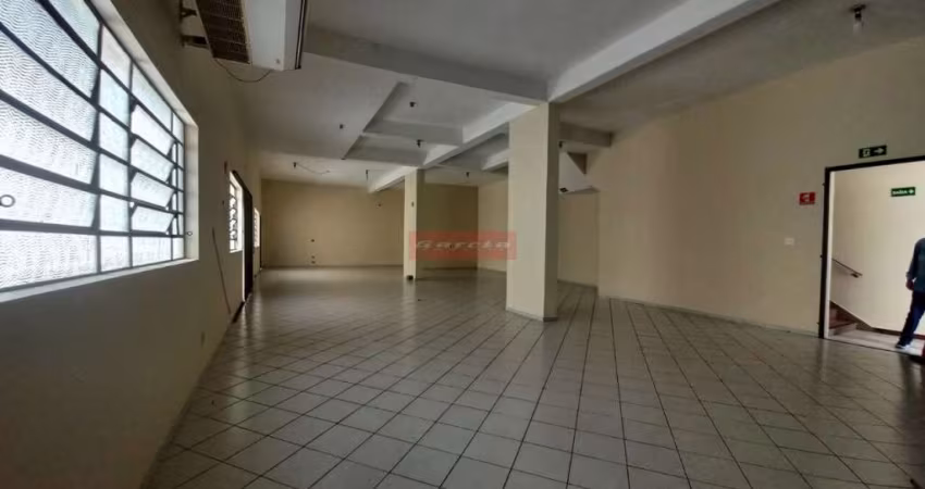 Excelente prédio com. 2 andares na Av. Washington Luiz, 395 m terreno e 372 m de área construída.
