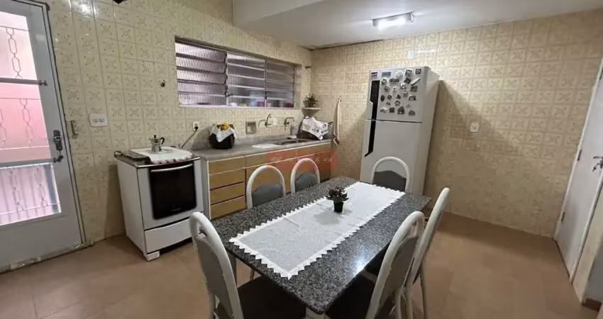 Sobrado a venda em sto amaro, com 2 dorm, sala, coz, 2 banh, lavanderia, quintal, 1 vg peq