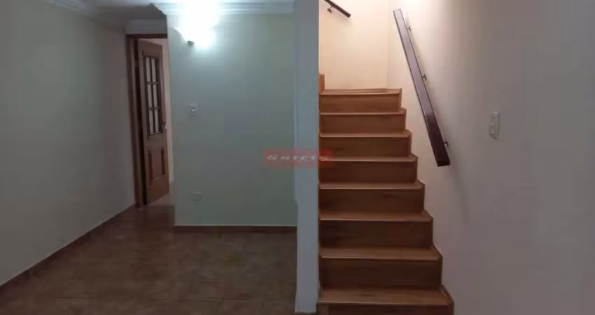 Sobrado super bem localizado, super charmoso, com 3 dormitórios, no coração da vila cruzeiro