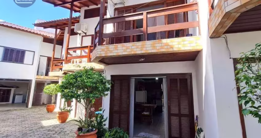 Casa Geminada Triplex!