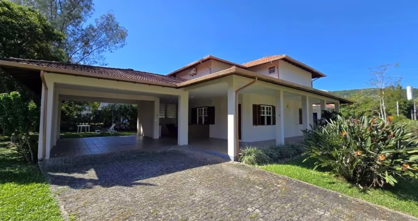 Casa à venda no bairro Ponta das Canas - Florianópolis/SC