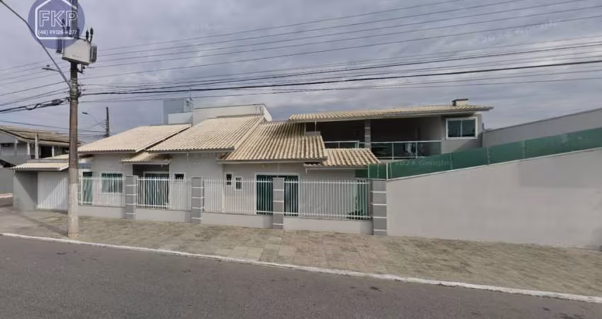 Casa 4 dormitórios!