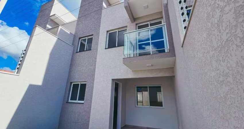 Sobrado com 2 quartos e terraço para locação no Umbará