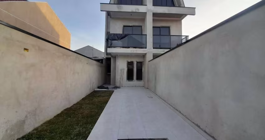 SOBRADO 3 QUARTOS NO SÍTIO CERCADO