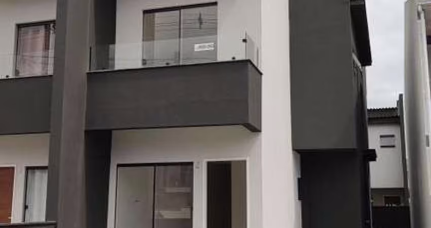 Sobrado para Venda em São José, Forquilhas, 3 dormitórios, 1 suíte, 3 banheiros, 1 vaga