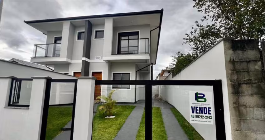 Sobrado para Venda em Palhoça, Bela Vista, 3 dormitórios, 1 suíte, 2 banheiros, 1 vaga