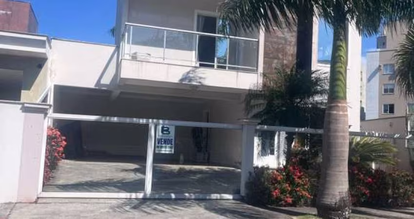 Casa para Venda em Palhoça, Pedra Branca, 3 dormitórios, 1 suíte, 2 banheiros, 2 vagas