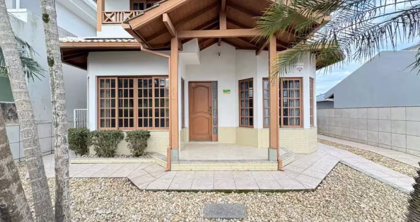 Casa com 4 quartos à venda na Avenida dos Lagos, 100, Pedra Branca, Palhoça