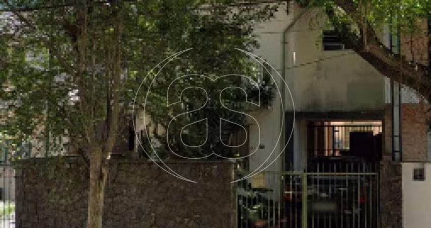 Sobrado no Campo Belo - 90m², 3 dormitórios, 2 banheiros e 3 vagas de garagem.