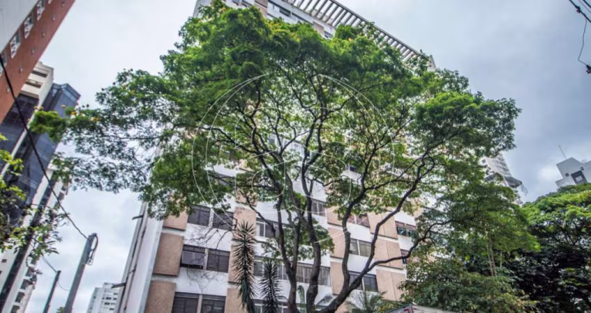 APARTAMENTO COM SUÍTE, EM ÓTIMA LOCALIZAÇÃO, COM 130m²
