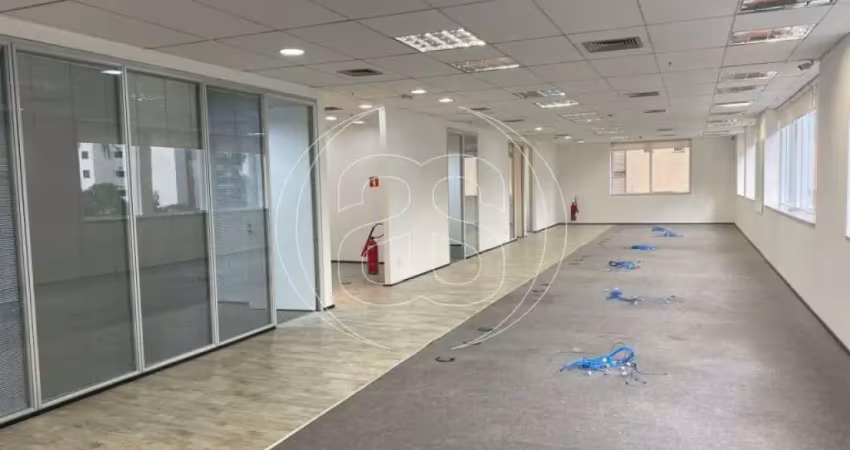 Conjunto comercial aluga-se 3º todo - 503m² de área útil