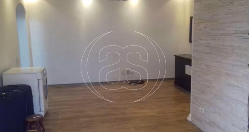 Apartamento á venda em Saúde com 2 vagas de garagem