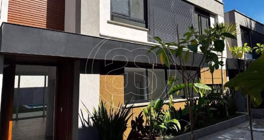 CASA  COM 4 SUÍTES E 4 VAGAS EM SANTO AMARO A VENDA