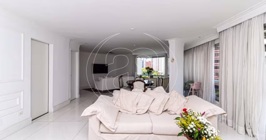 APARTAMENTO REFORMADO E COMPLETO - 154 M²