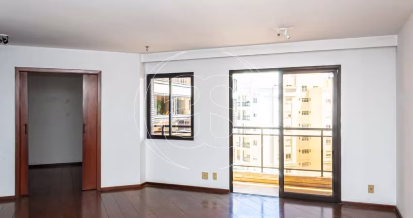Apartamento á venda em Moema com 3 vagas de garagem