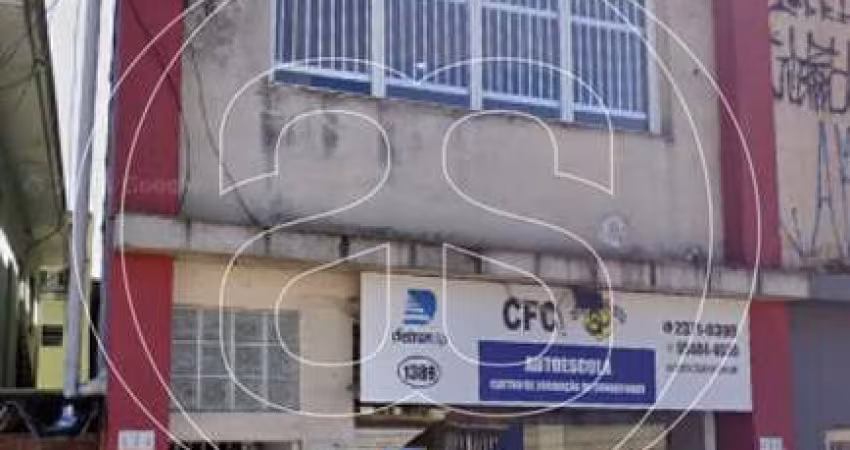 CONJUNTO COMERCIAL EM SANTO AMARO