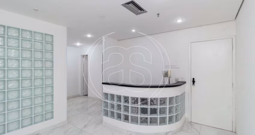 CONJUNTO COMERCIAL NA REGIÃO DE MOEMA