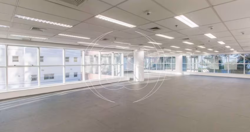 CONJUNTO COMERCIAL NA REGIÃO DA VILA NOVA CONCEIÇÃO