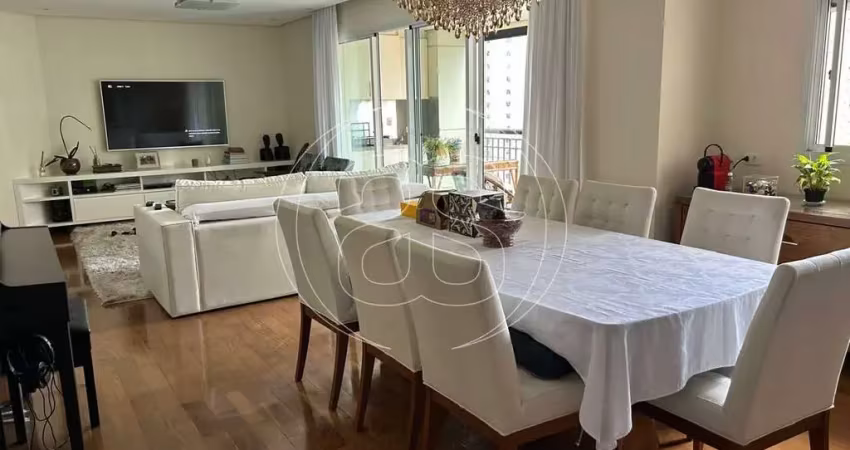 Apartamento para venda com suíte e garagem em moema