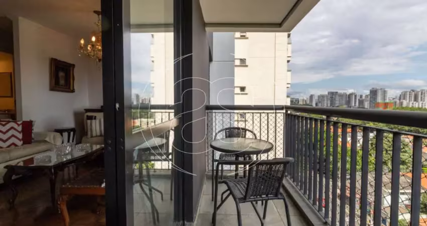 Apartamento de 95m² em moema pássaros com 2 suítes e 2 vaga de garagem.
