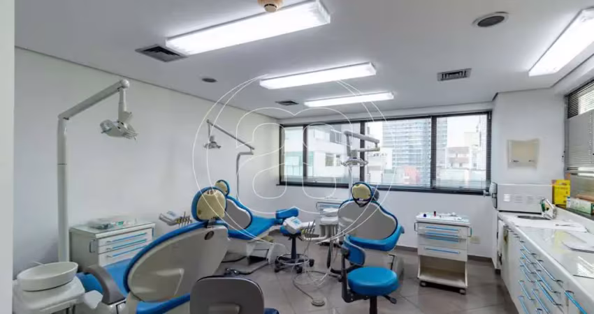 Sala comercial em moema pássaros com 1 vaga | prédio medical center
